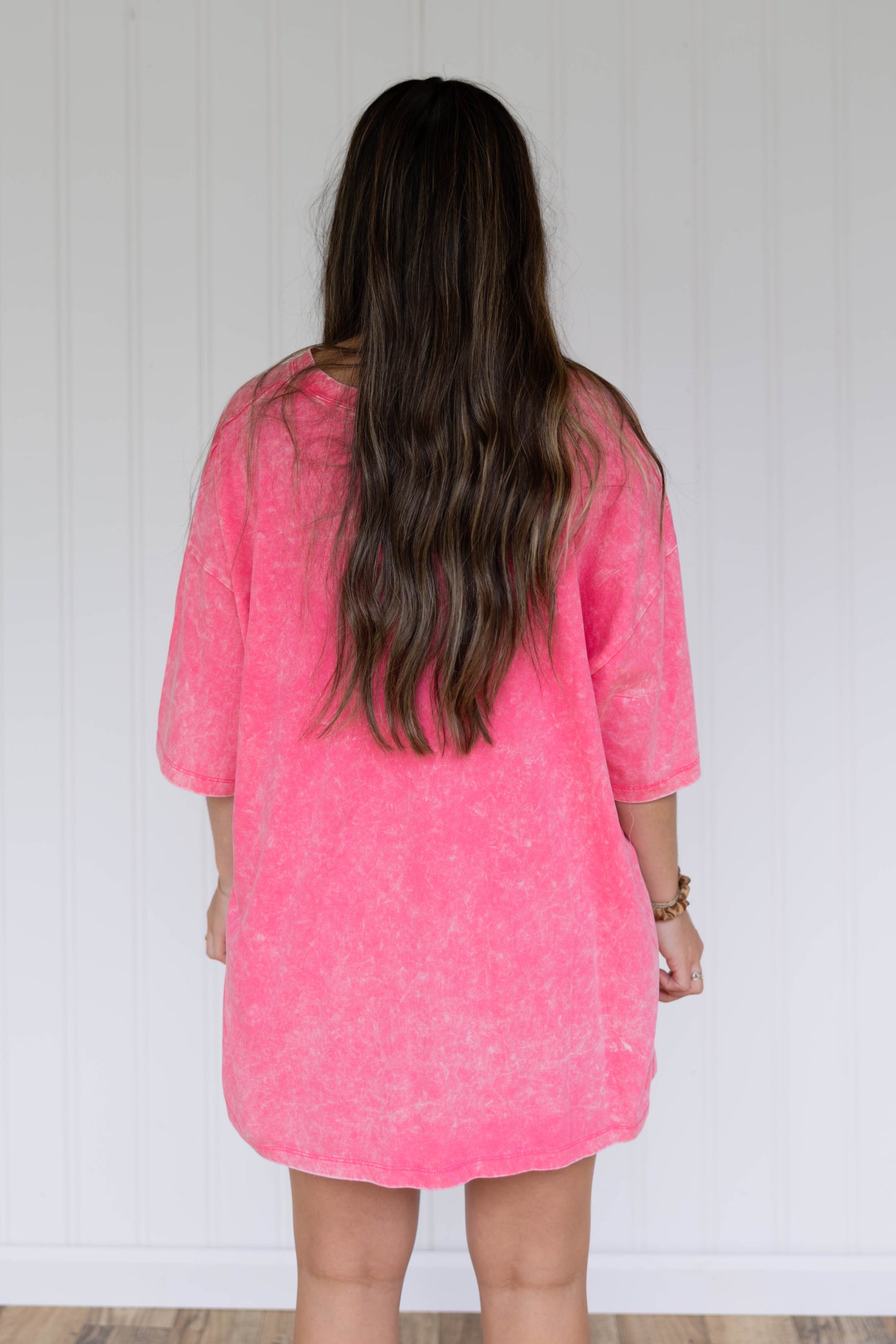 Acid Wash Boyfriend Tee / Fuschia
